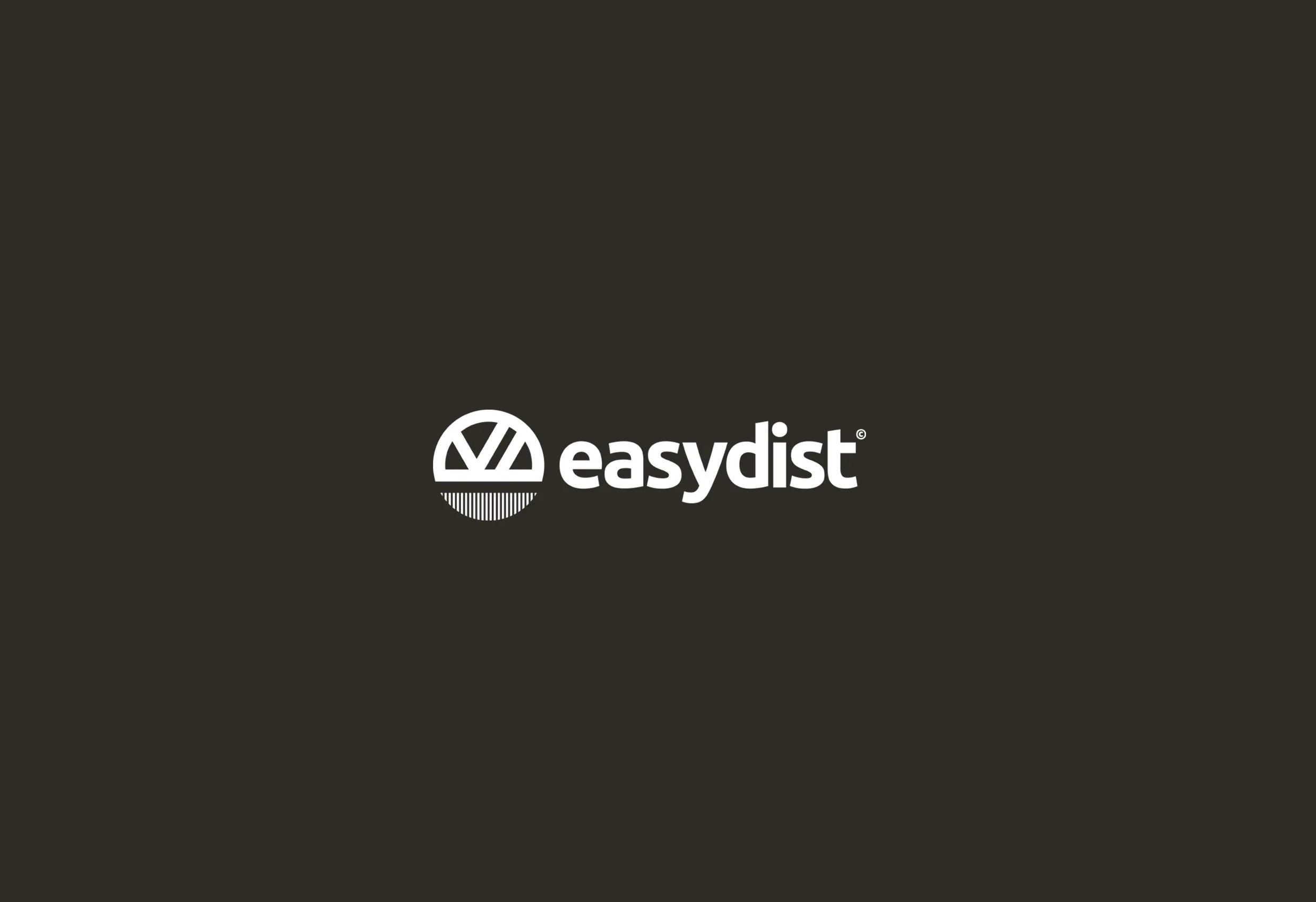 Easydists logotyp i vitt på mörk botten